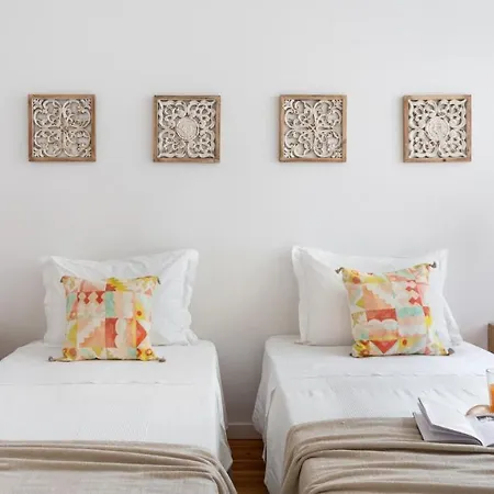 Apartment Plum Guide - River Pixie *